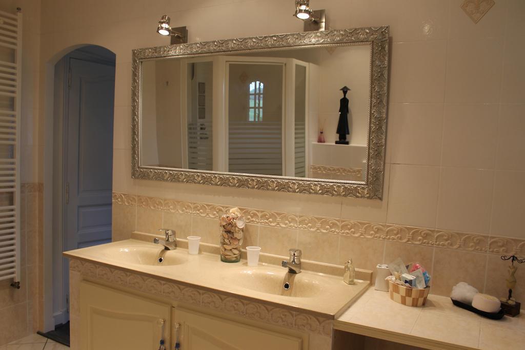 Chambres D'Hotes Le Bois Trinquille Saint-Viance Room photo